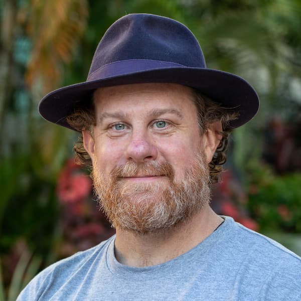 Simon Lowe